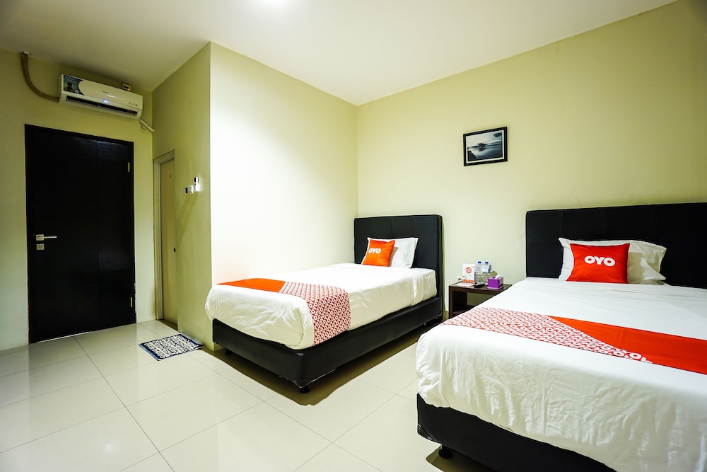 Standard Twin Room - Photo 1