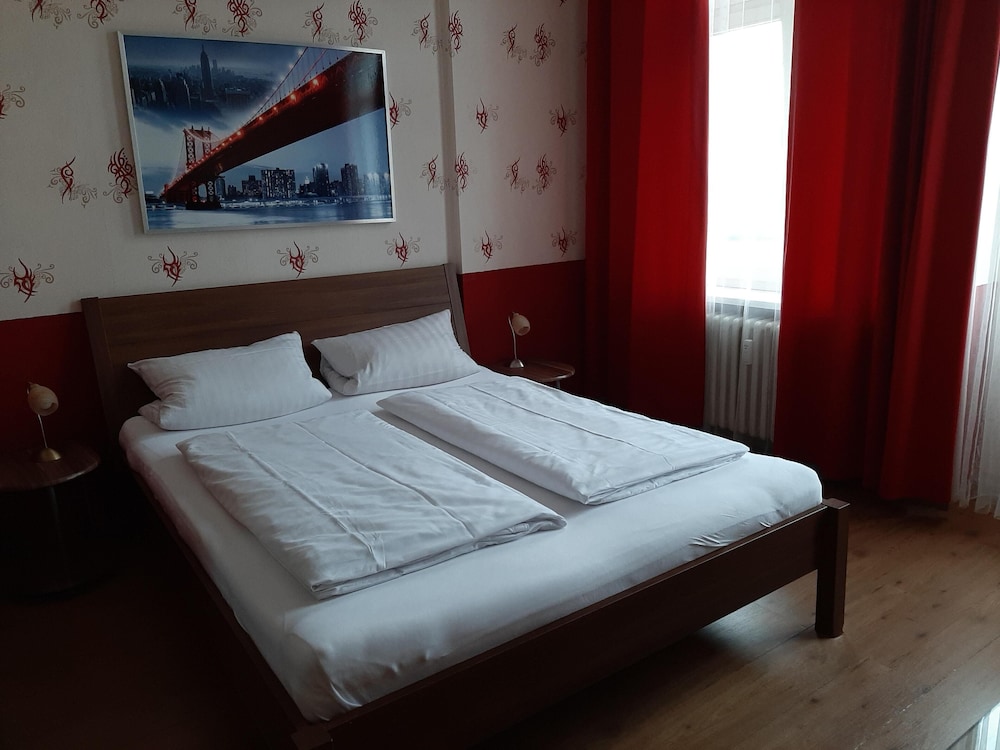 Classic Single Room, Private Bathroom, Courtyard View (Einzelzimmer.) photo 2