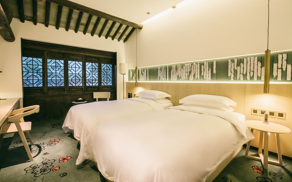 Design Room "Hua"