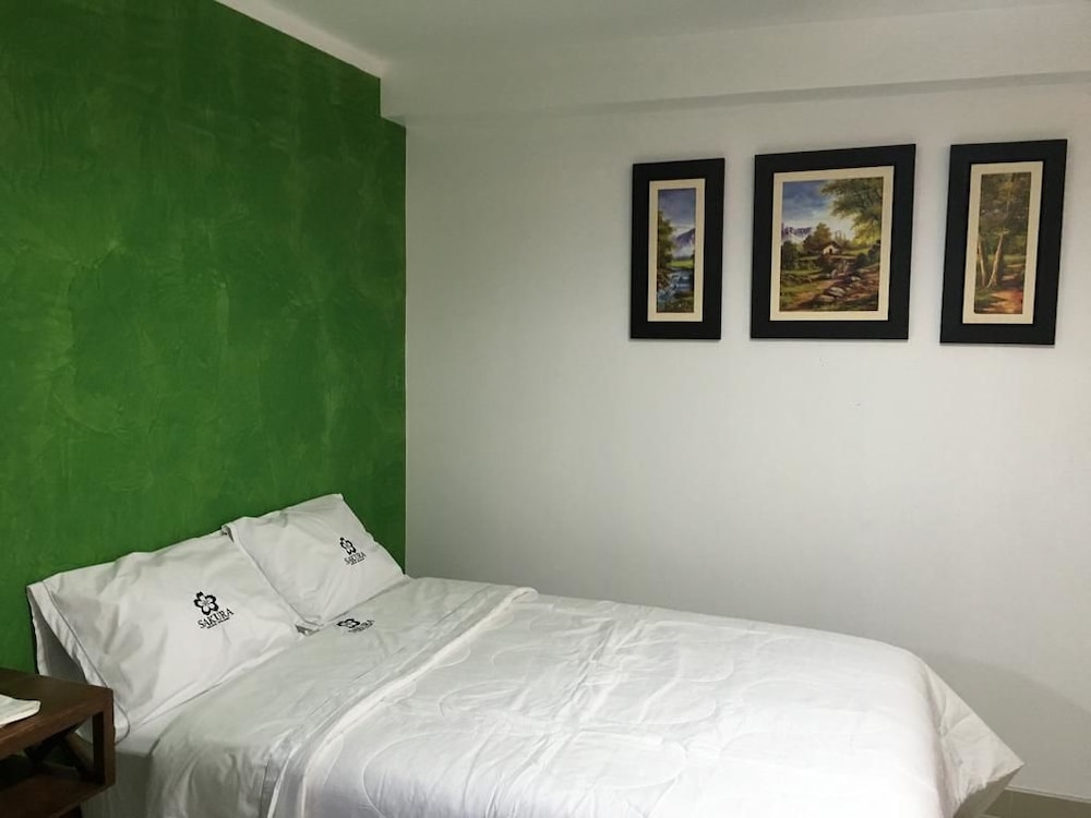 Double Room, 1 Queen Bed