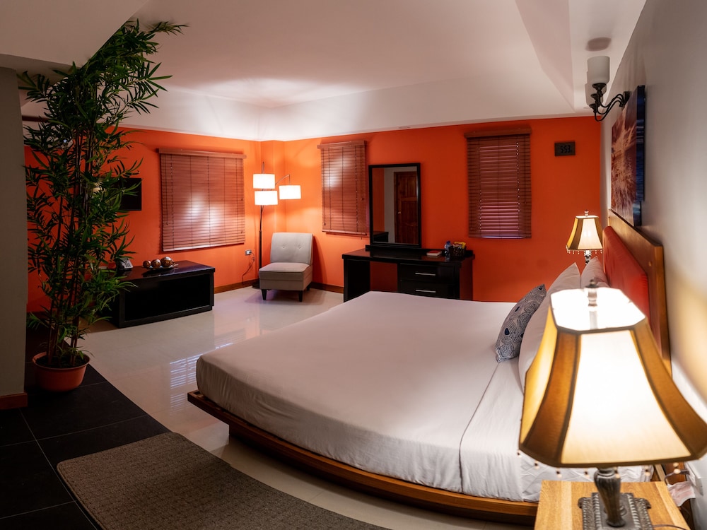 Deluxe Suite, 1 King Bed