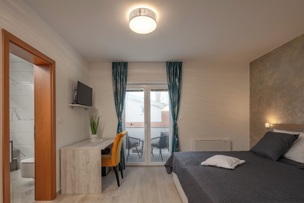 Family Room, Multiple Bedrooms, Sea Facing (Family Resort Santa Maria II Room 202)