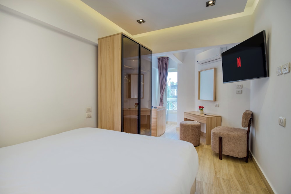 Deluxe Suite, Balcony, Mountain View