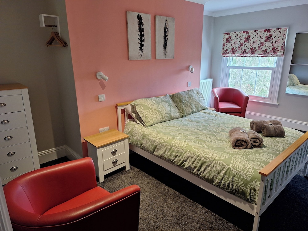 Room-comfortable Guest Room With a Bath, Photo 14