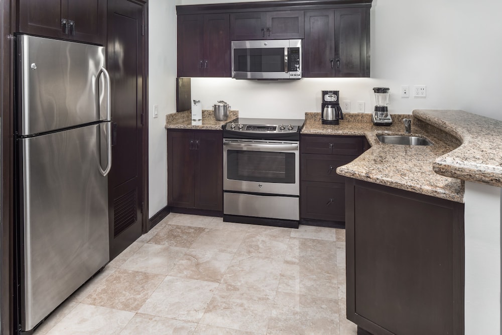 2 Bedroom 1 King 1 Qn Part Ocean View Balcony