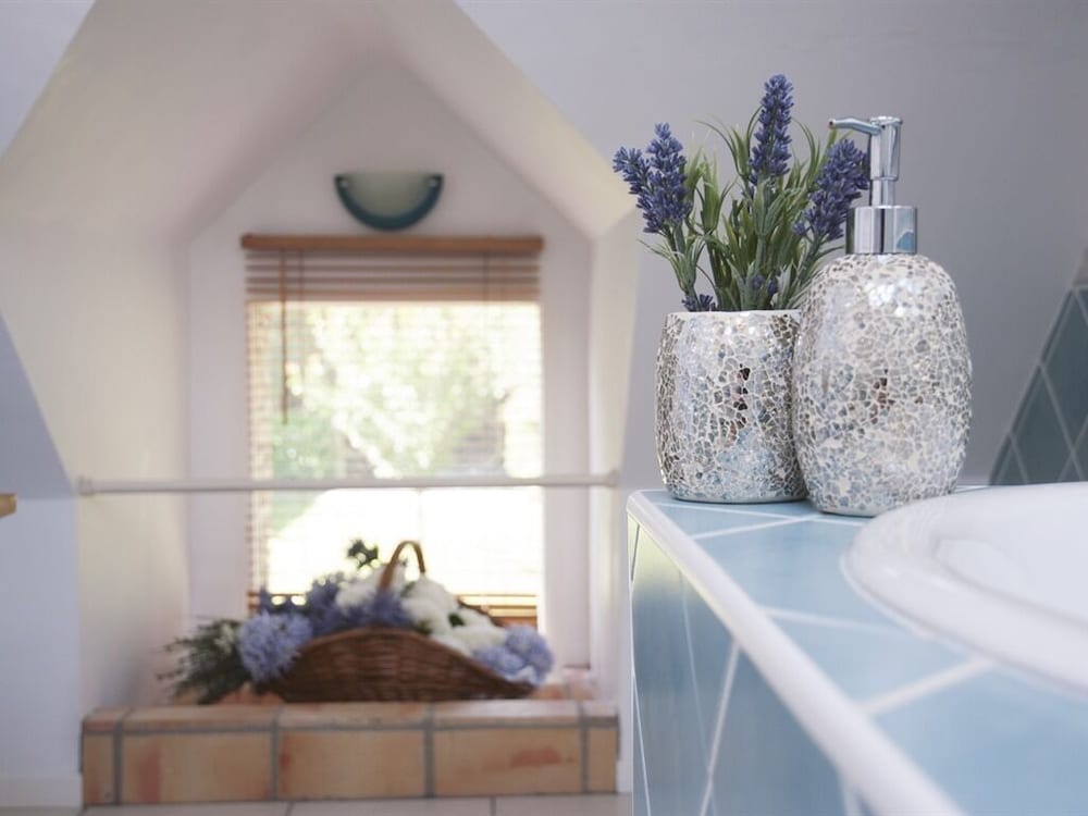 Twin Room, Ensuite (Le Grenier) photo 3
