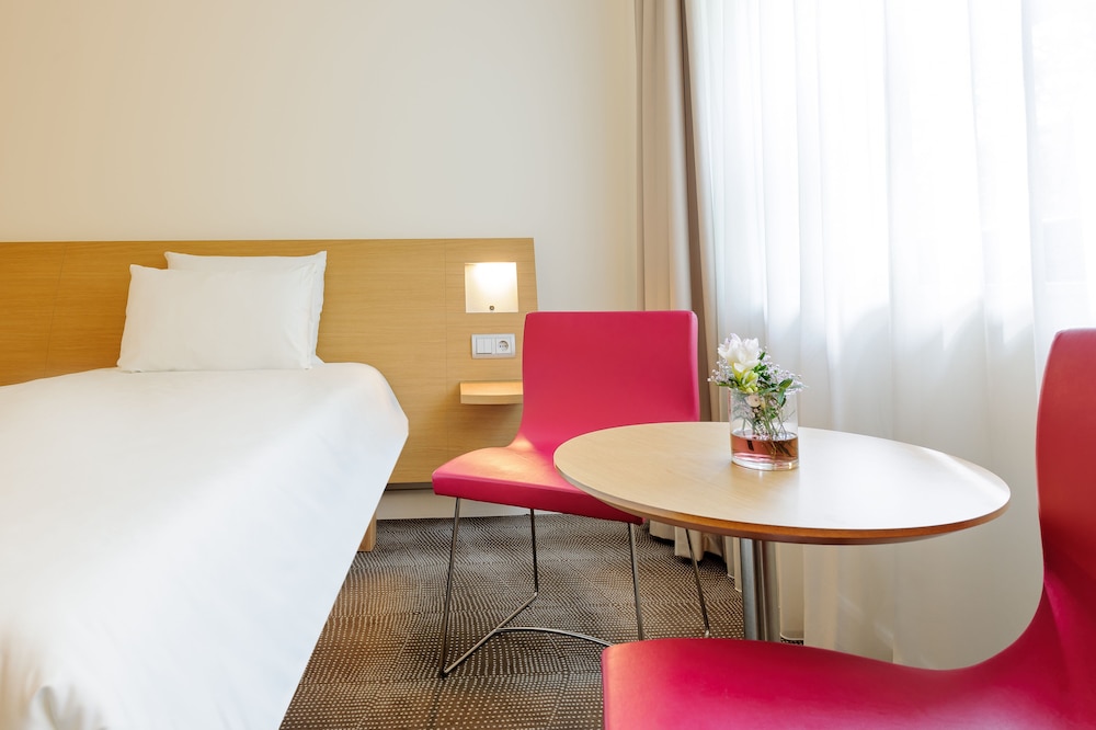 Standard Twin Room, 2 Twin Beds - Photo 5