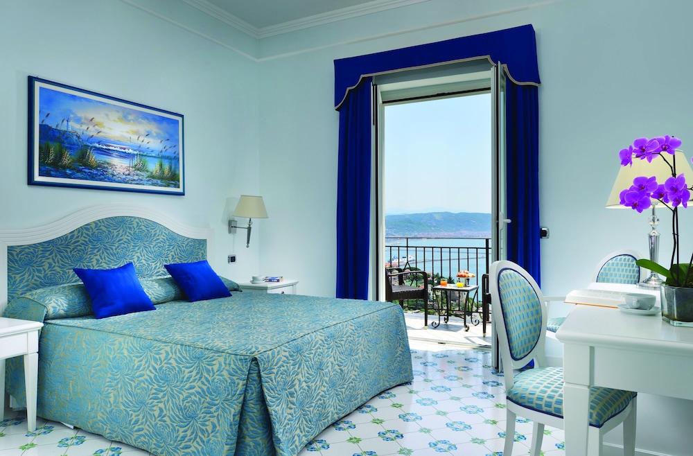 Superior Double Room, Sea View - Photo 2