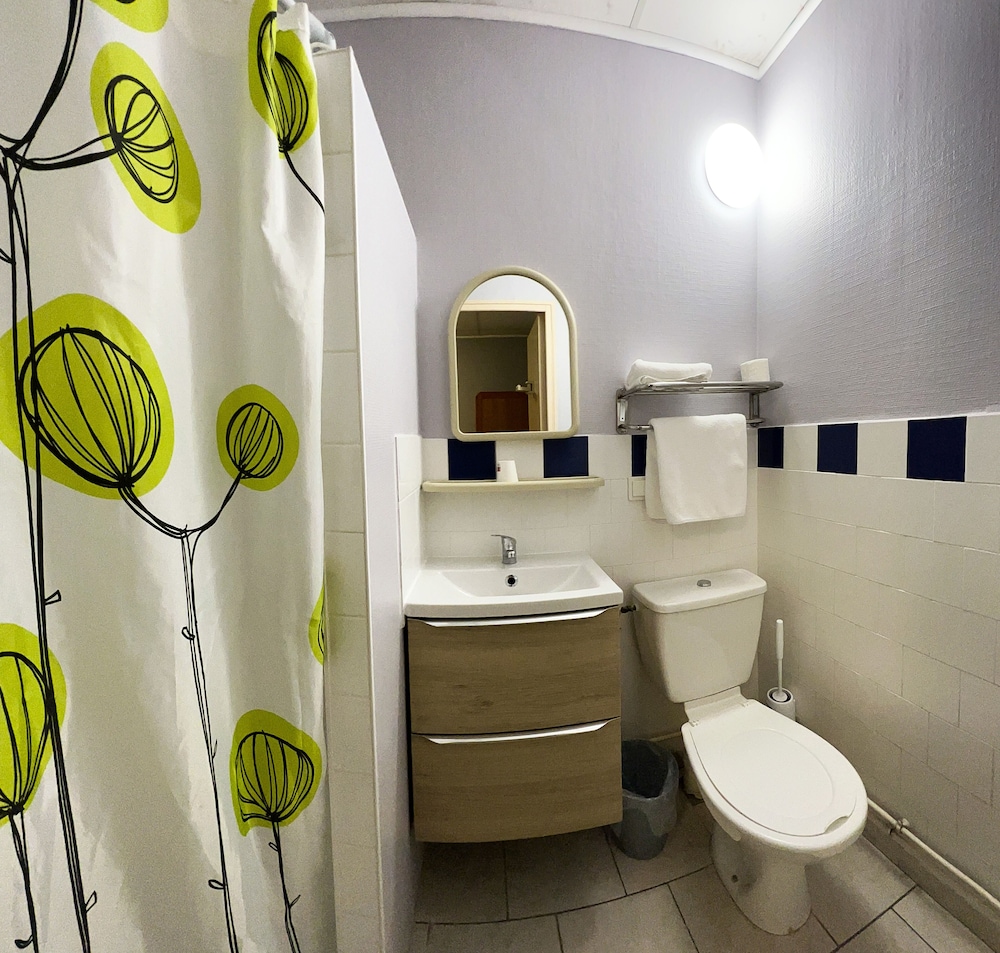 Basic Double Room (2) photo 2