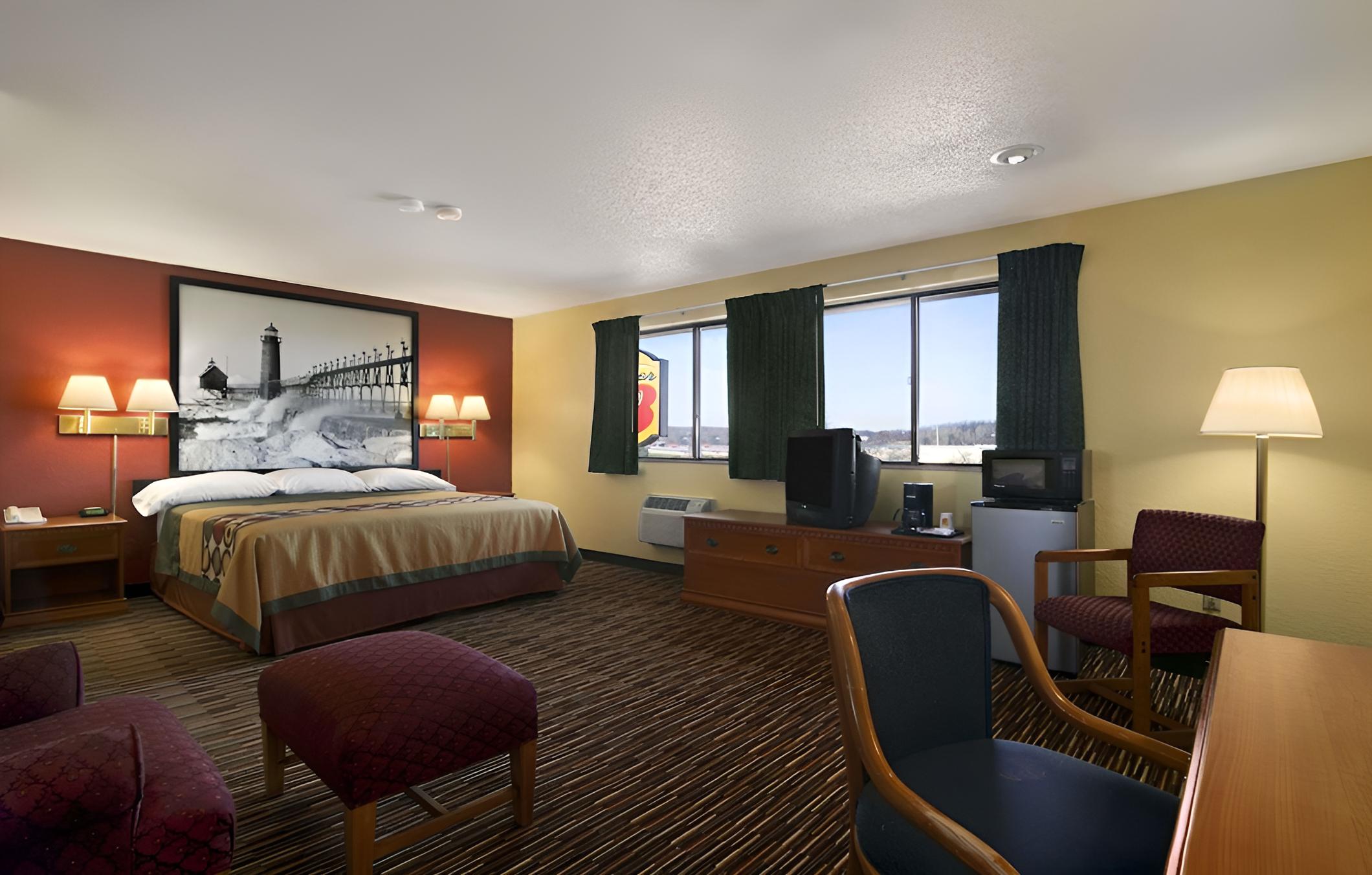 Studio Suite, 1 King Bed, Non Smoking photo 1