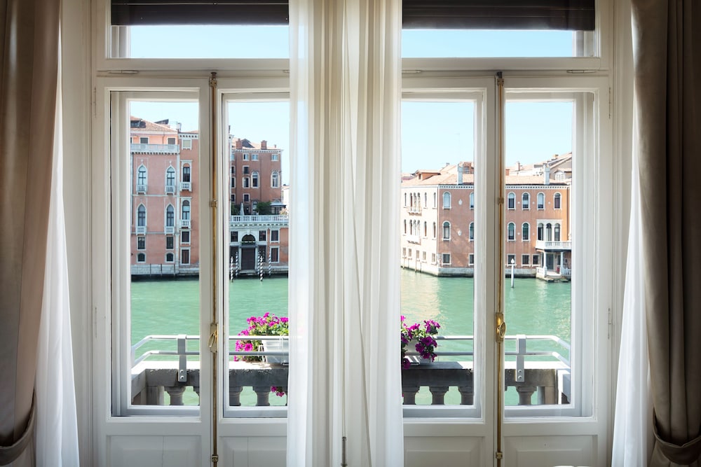 Junior Suite, Canal View