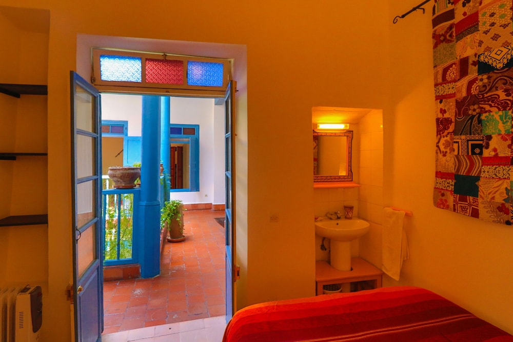 Economy Single Room, Private Bathroom photo 3