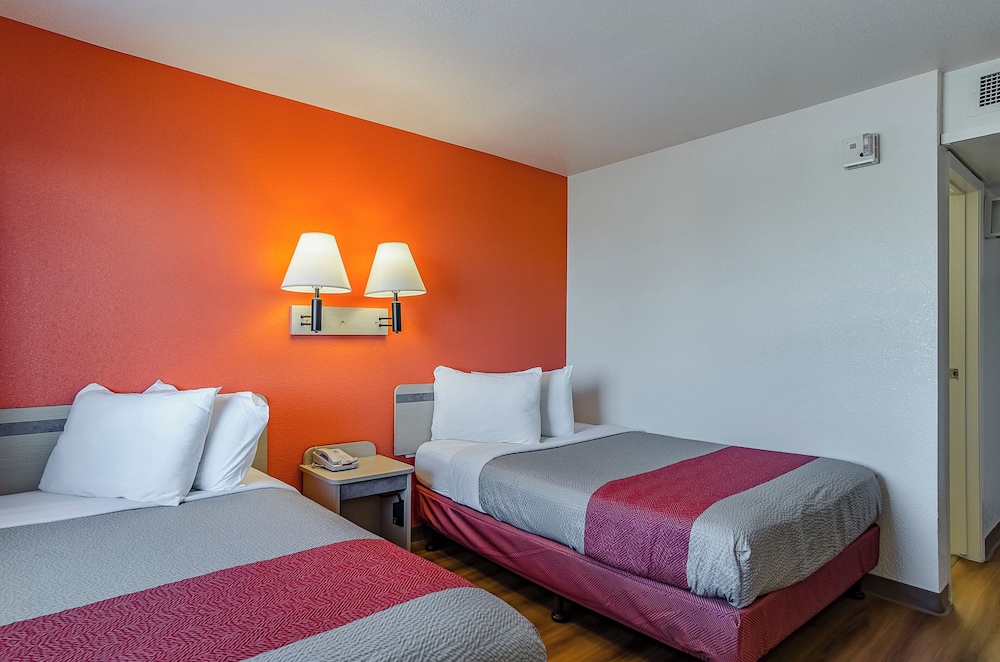 Room, 2 Double Beds, Non Smoking, Refrigerator & Microwave photo 3
