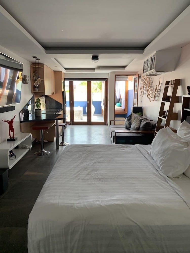 Design Studio Suite, 1 King Bed, City View