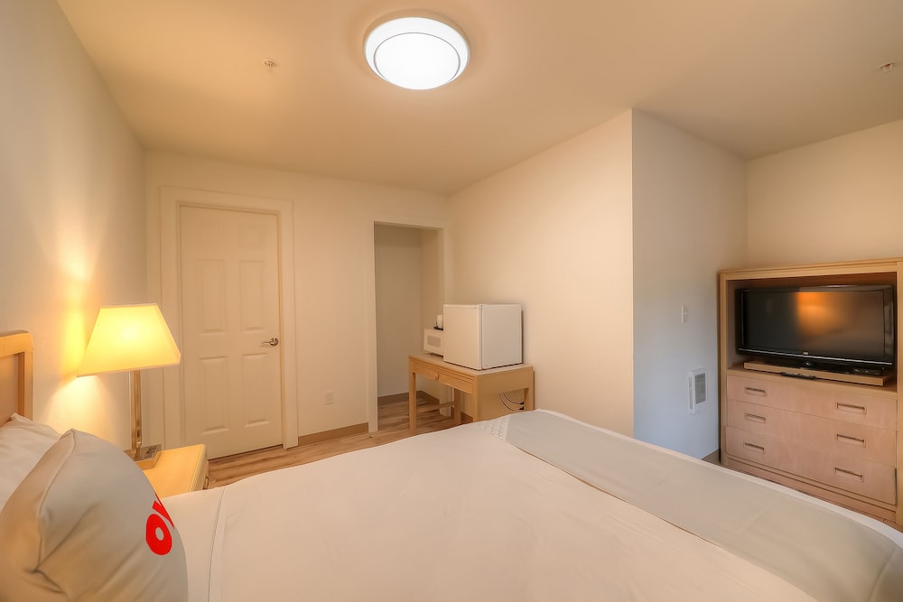 Room, 1 Double Bed - Photo 9