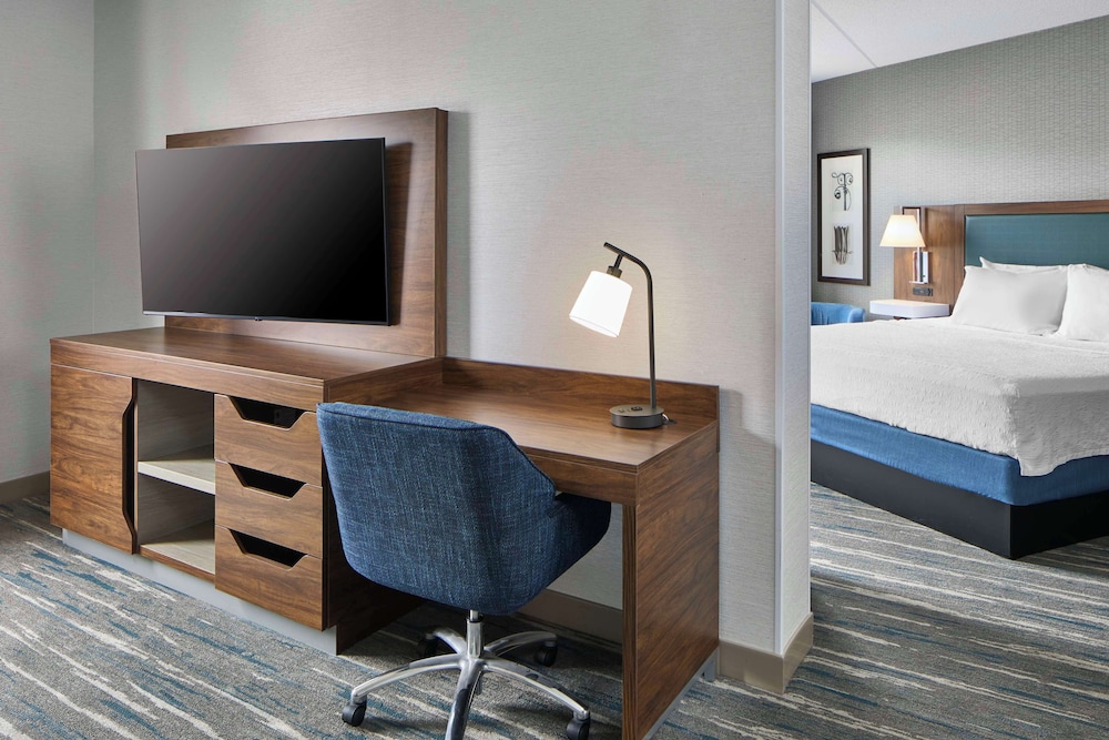 Studio Suite, 1 King Bed, Non Smoking photo 3