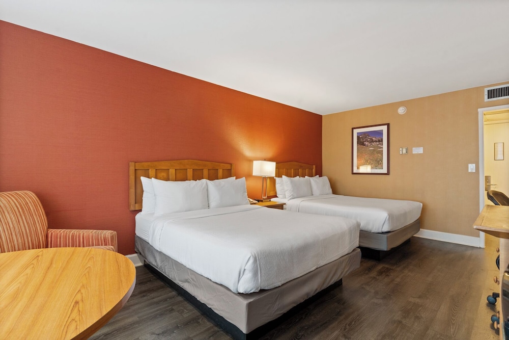 Room, 2 Queen Beds, Bay View photo 2