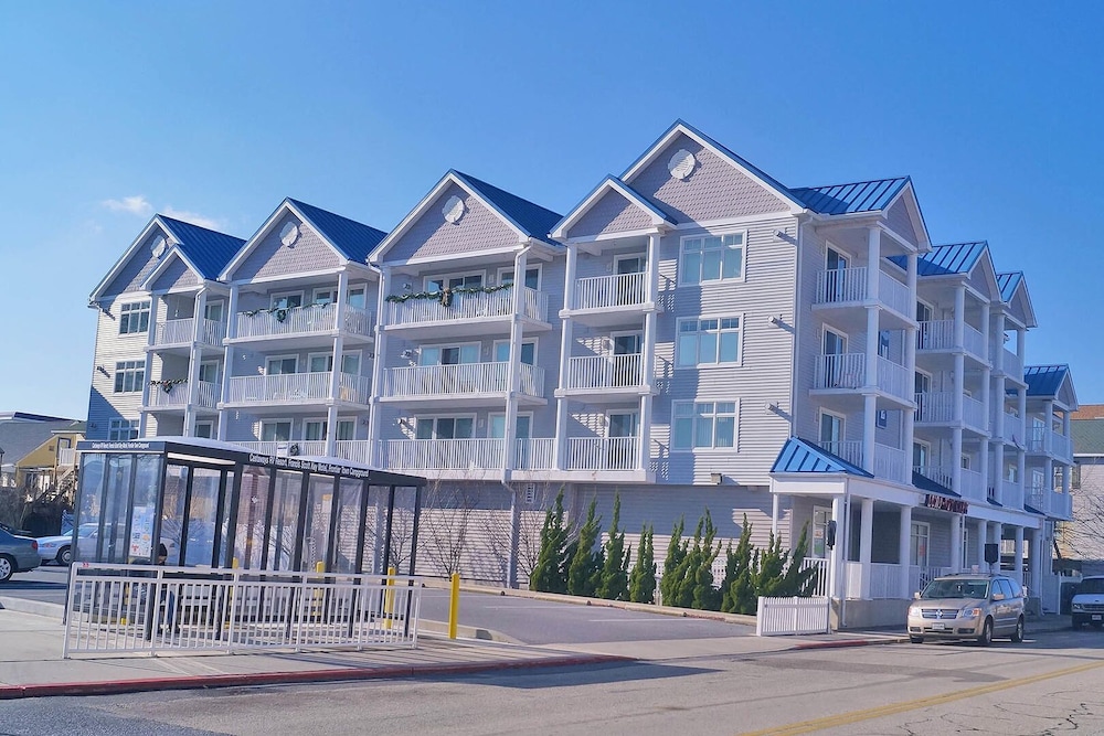 Condo, 4 Bedrooms