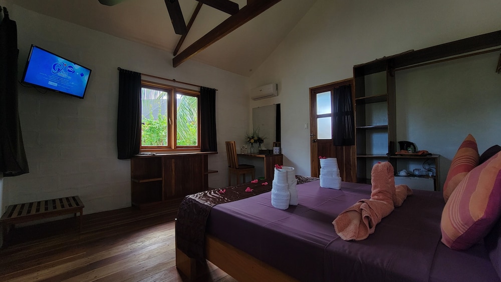 Deluxe Room, 1 Queen Bed, Non Smoking, Garden View photo 2
