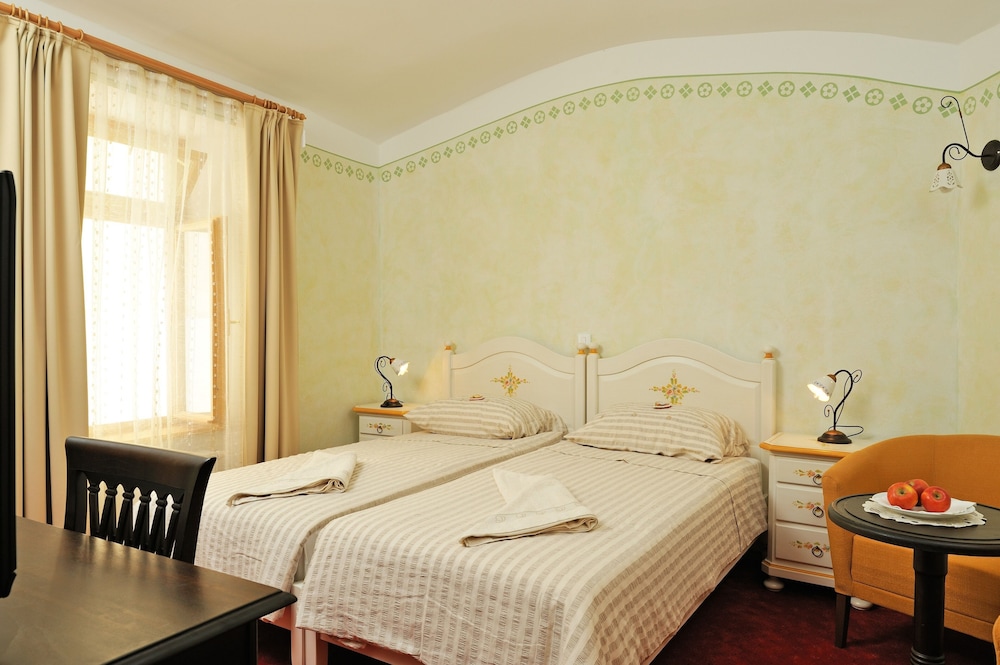 Classic Double Room - Photo 5
