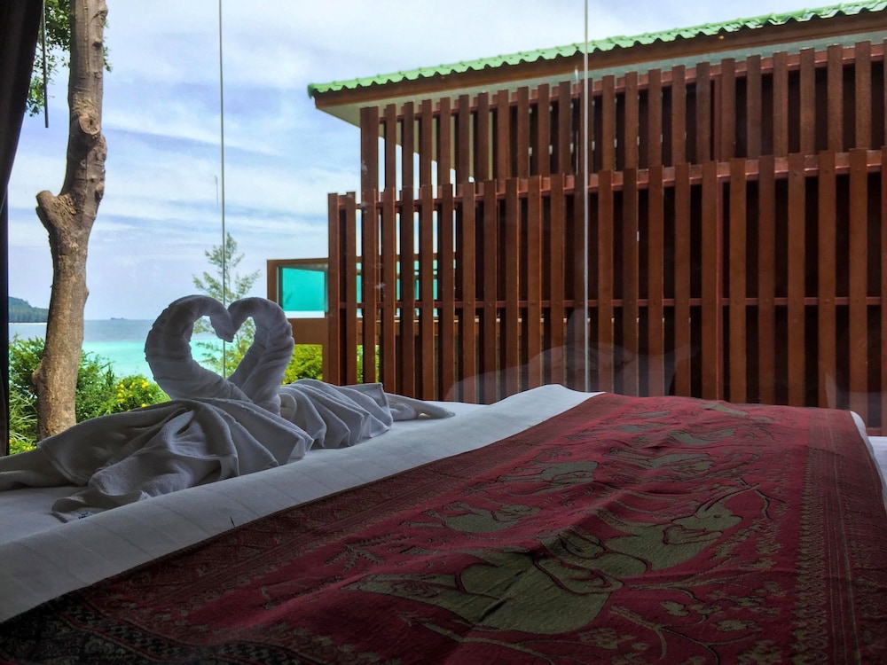 Ocean Pool Villa photo 2