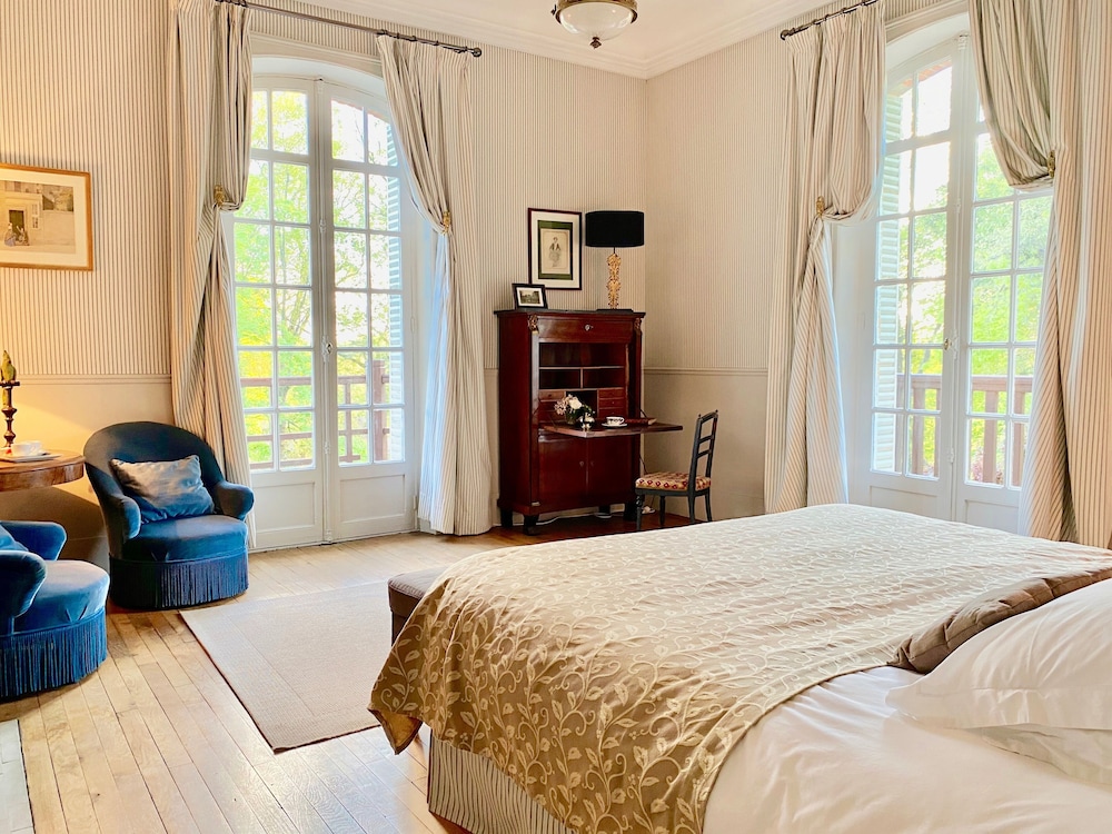 Superior Double Room, Private Bathroom, Park View (Chambre Coppélia) photo 1