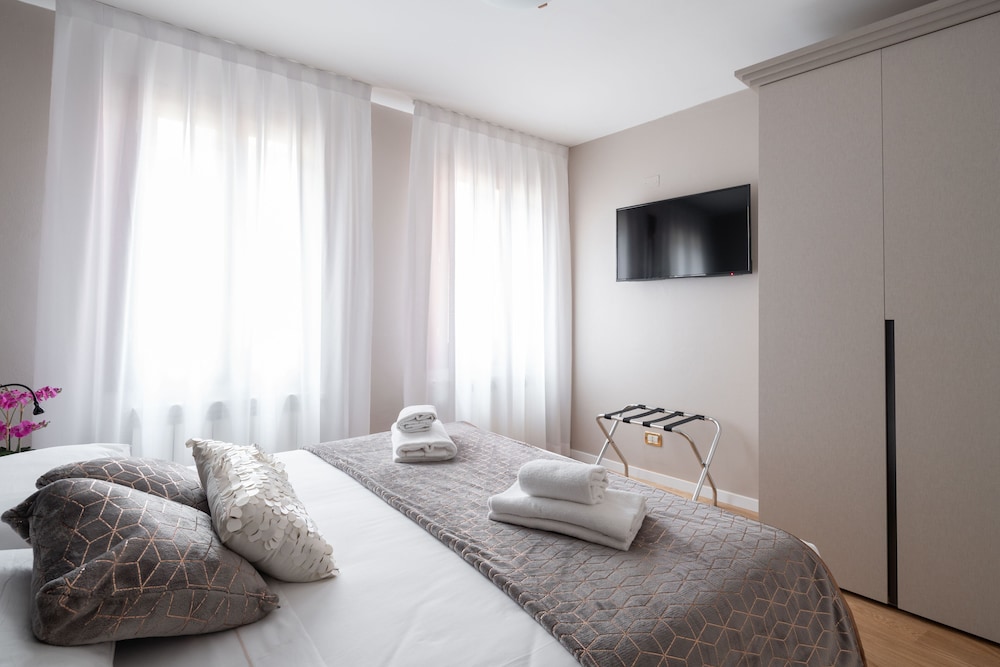 Deluxe Double Room, 1 Double Bed (4A) photo 3