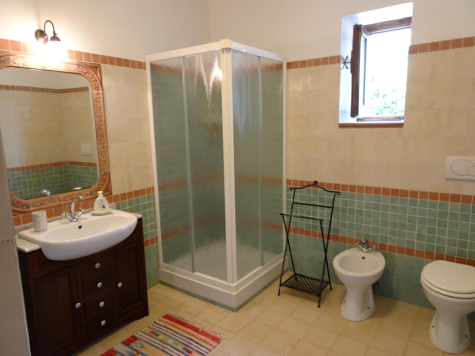 Standard Double Room, Shared Bathroom photo 3