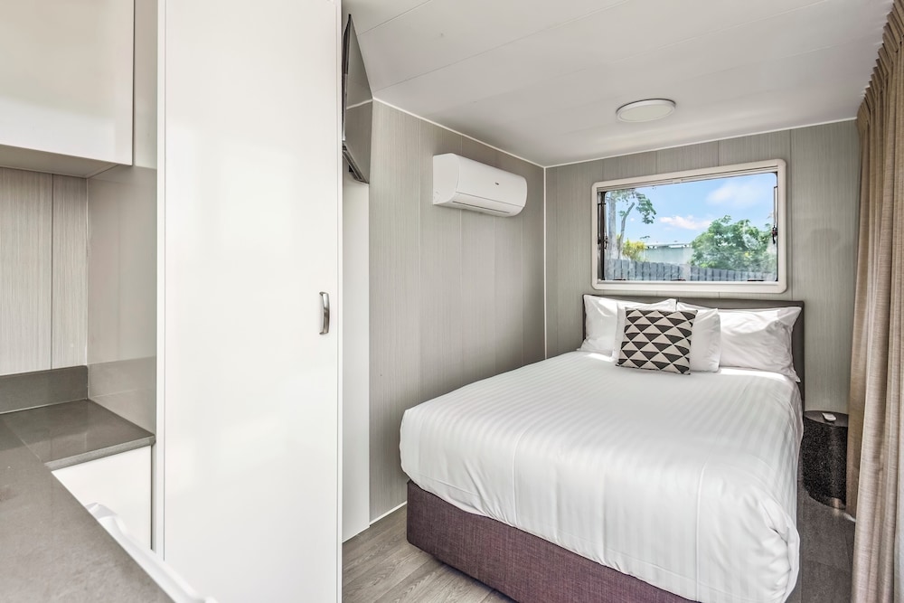 Double Bed Pod