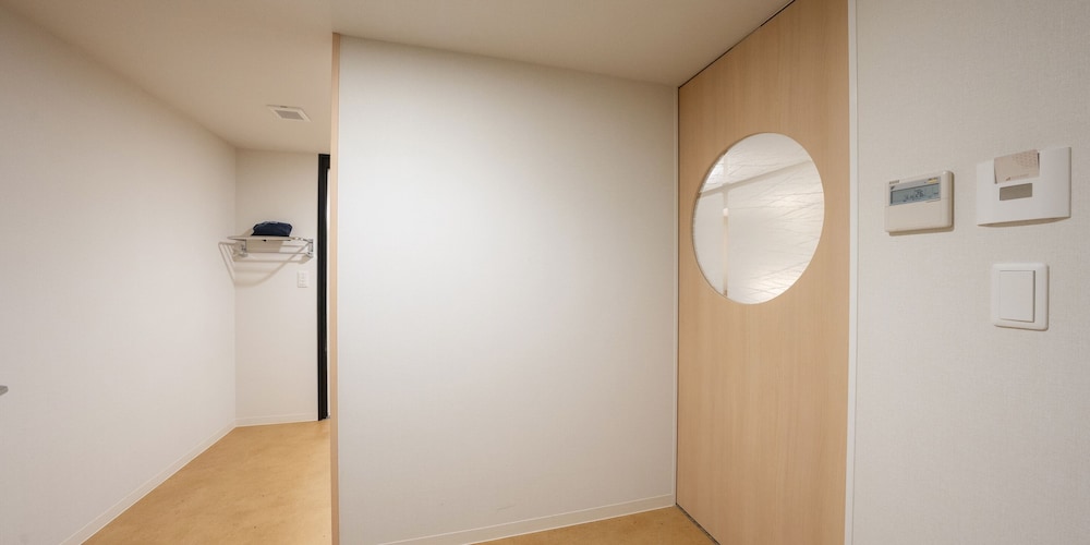 Universal Twin Room, Non Smoking - Photo 5