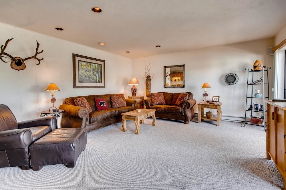 Condo, 3 Bedrooms