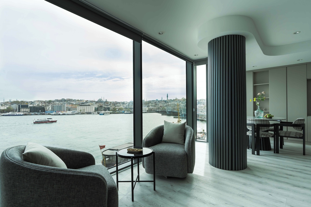 Executive Condo, Sea View photo 1