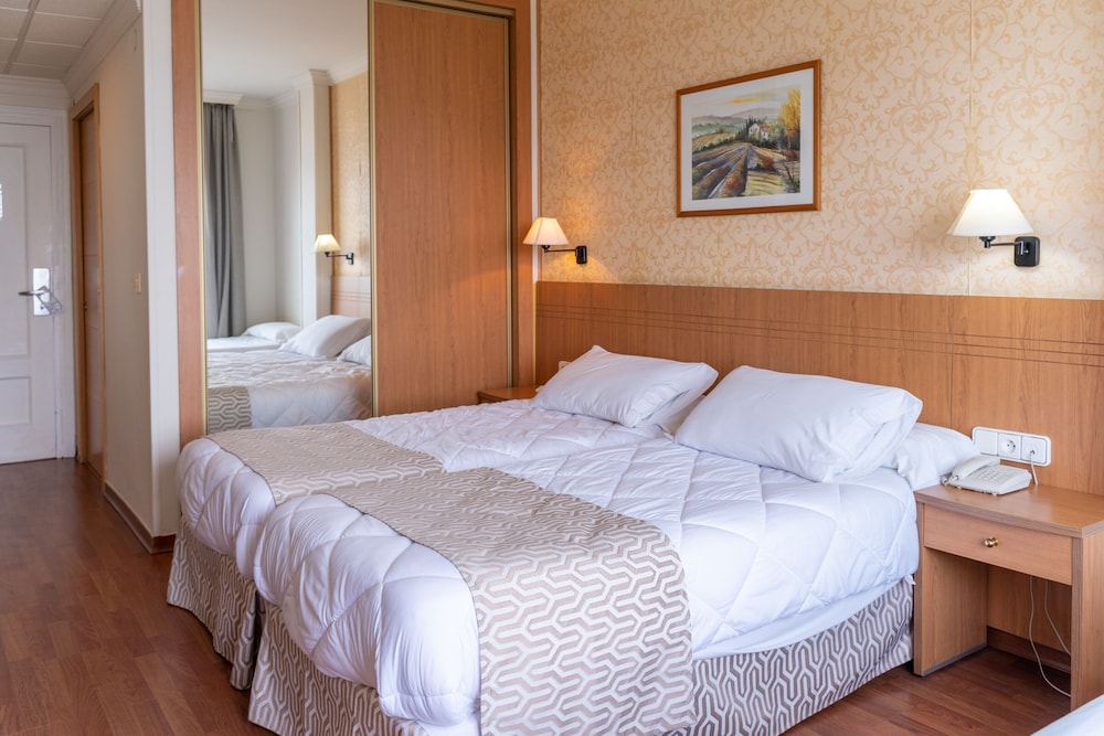 Triple Room (3 adults) - Photo 5