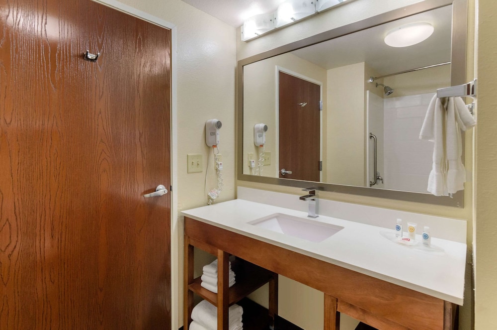 Suite, 2 Queen Beds, Non-Smoking - Photo 7