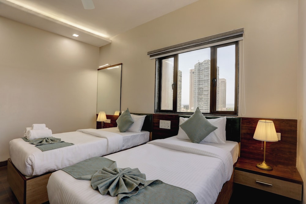 Executive Room - Photo 11
