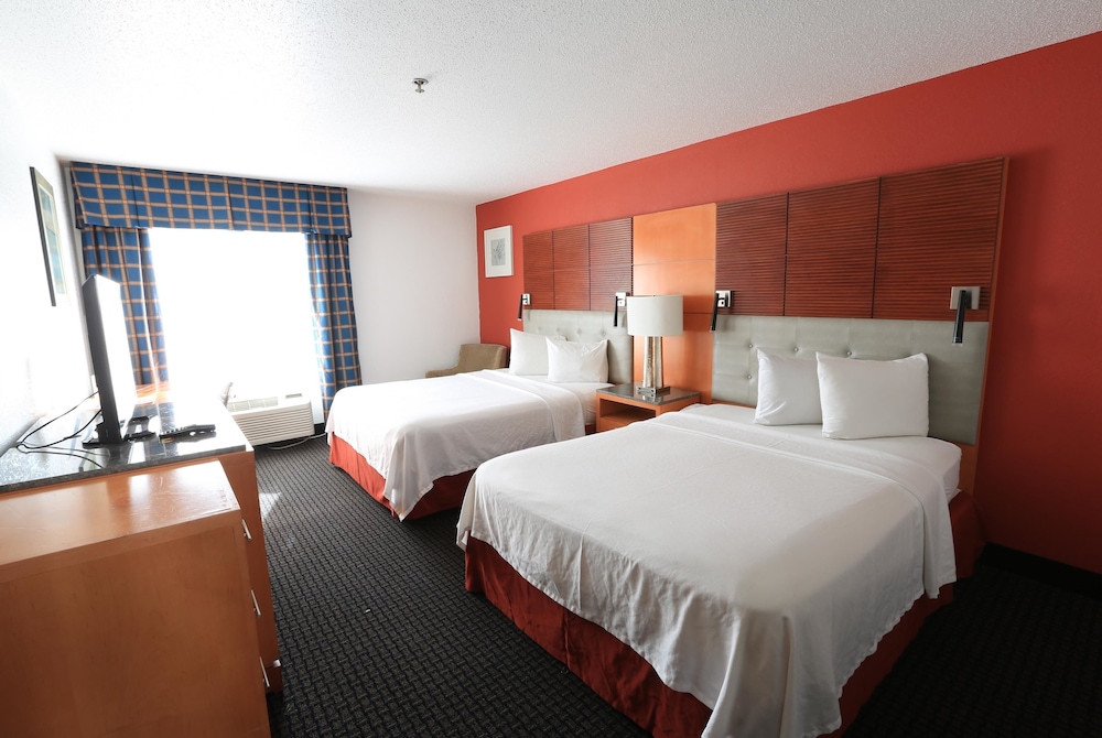 Room, 2 Queen Beds, Non Smoking - Photo 1