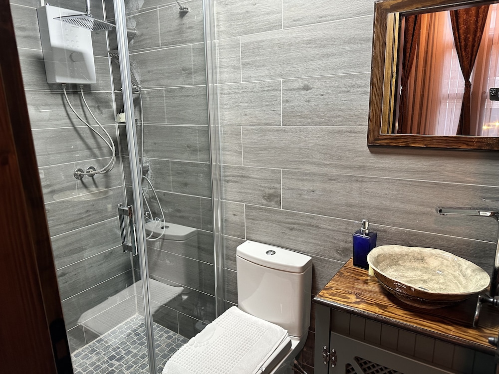Basic Single Room photo 2