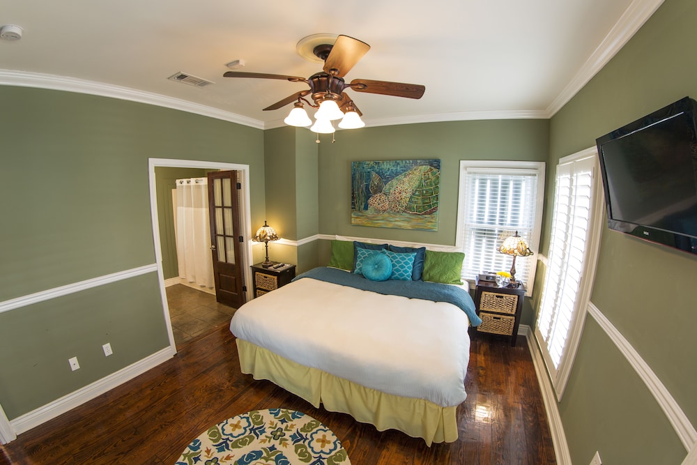 Premium Cottage, 1 King Bed with Sofa bed, Kitchen (Sandy)
