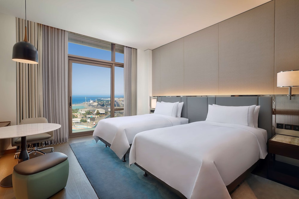 Deluxe Side Sea View ,2 Twin Beds - Photo 4