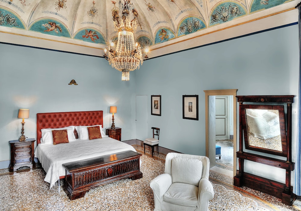 Luxury Suite, 1 King Bed, Terrace, Park View