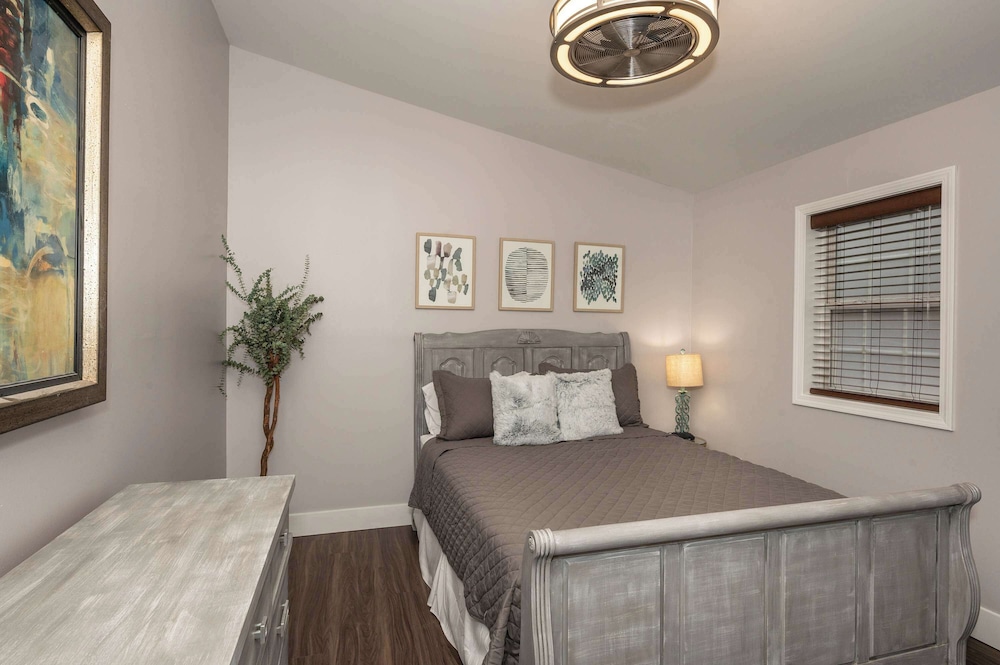 Condo, 1 Queen Bed with Sofa bed, Kitchen photo 1