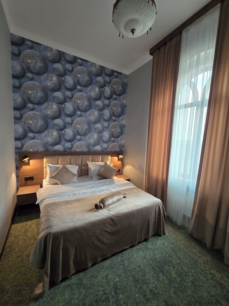 Standard Double Room Single Use, Non Smoking, Mountain View photo 3