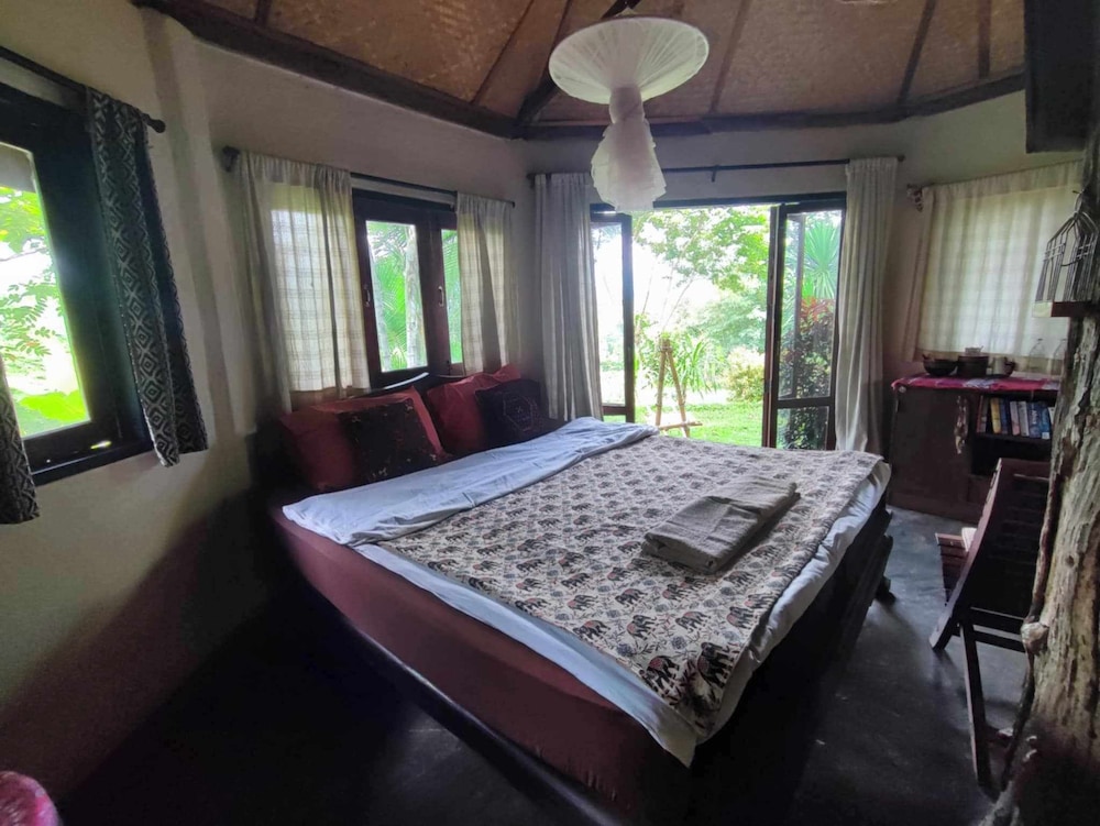 Classic Room, Private Bathroom, Hill View photo 2