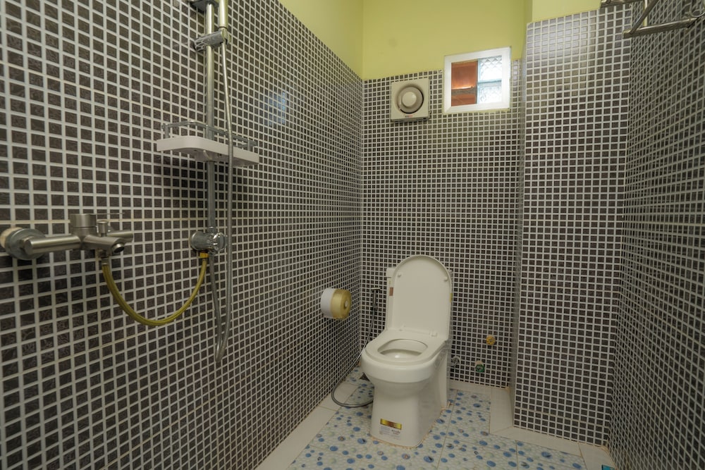Family Quadruple Room, Air conditioning photo 3