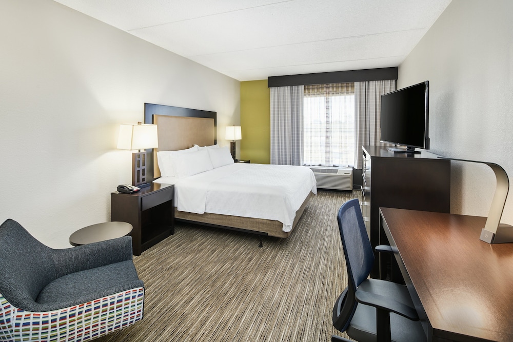 Standard Room, 1 King Bed, Accessible (Communication Accessible) - Photo 2