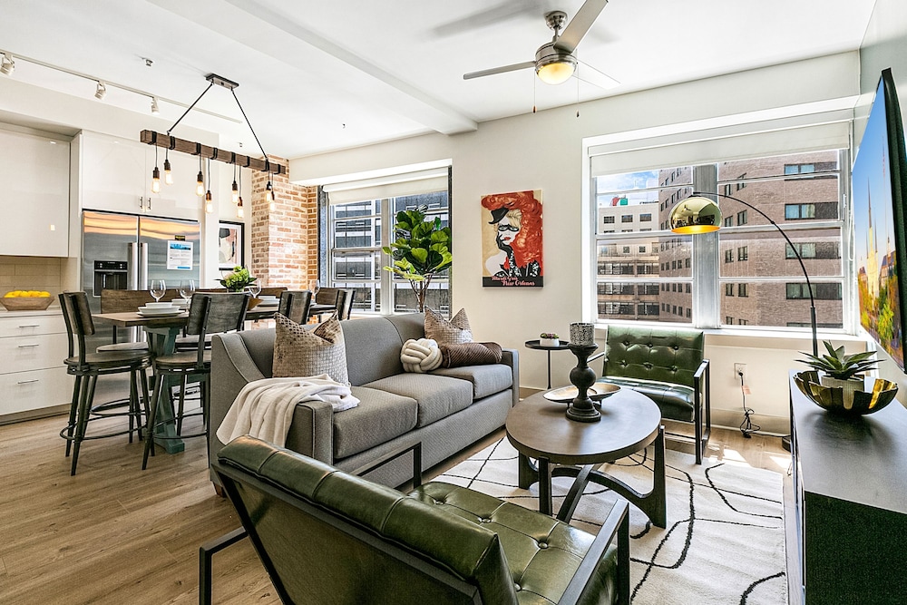 Exclusive Condo, 4 Bedrooms