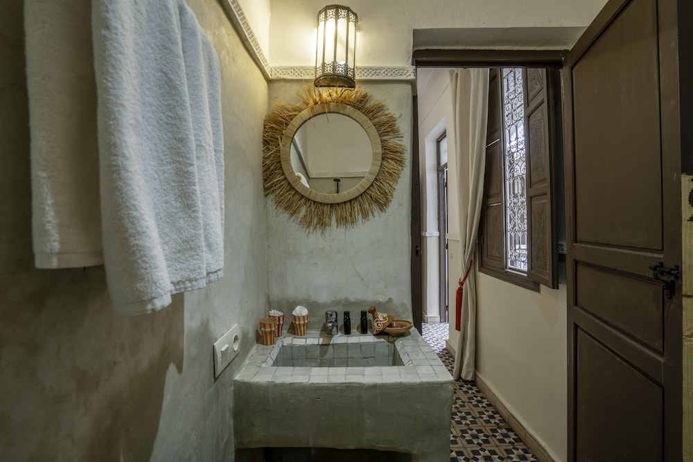 Standard Room - Photo 8