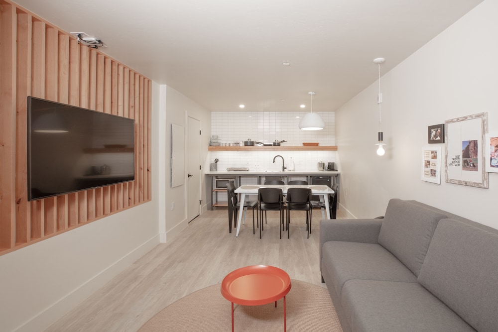 Suite, Multiple Beds (Two Level Suite)