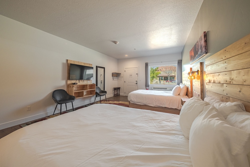 Studio Suite, 2 Queen Beds, Accessible photo 1