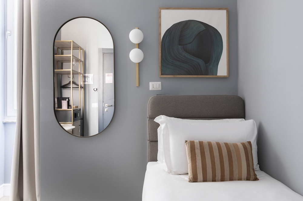 Small Room - Single Bed photo 3